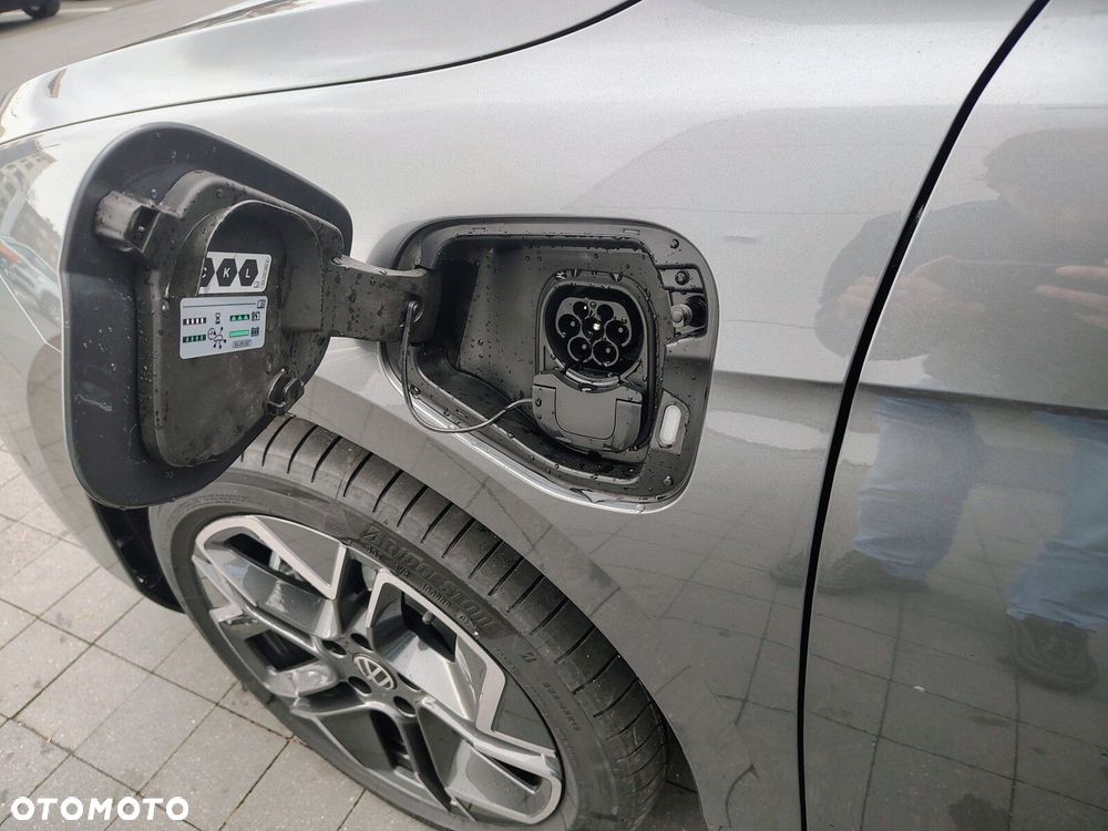 Volkswagen Passat - 25