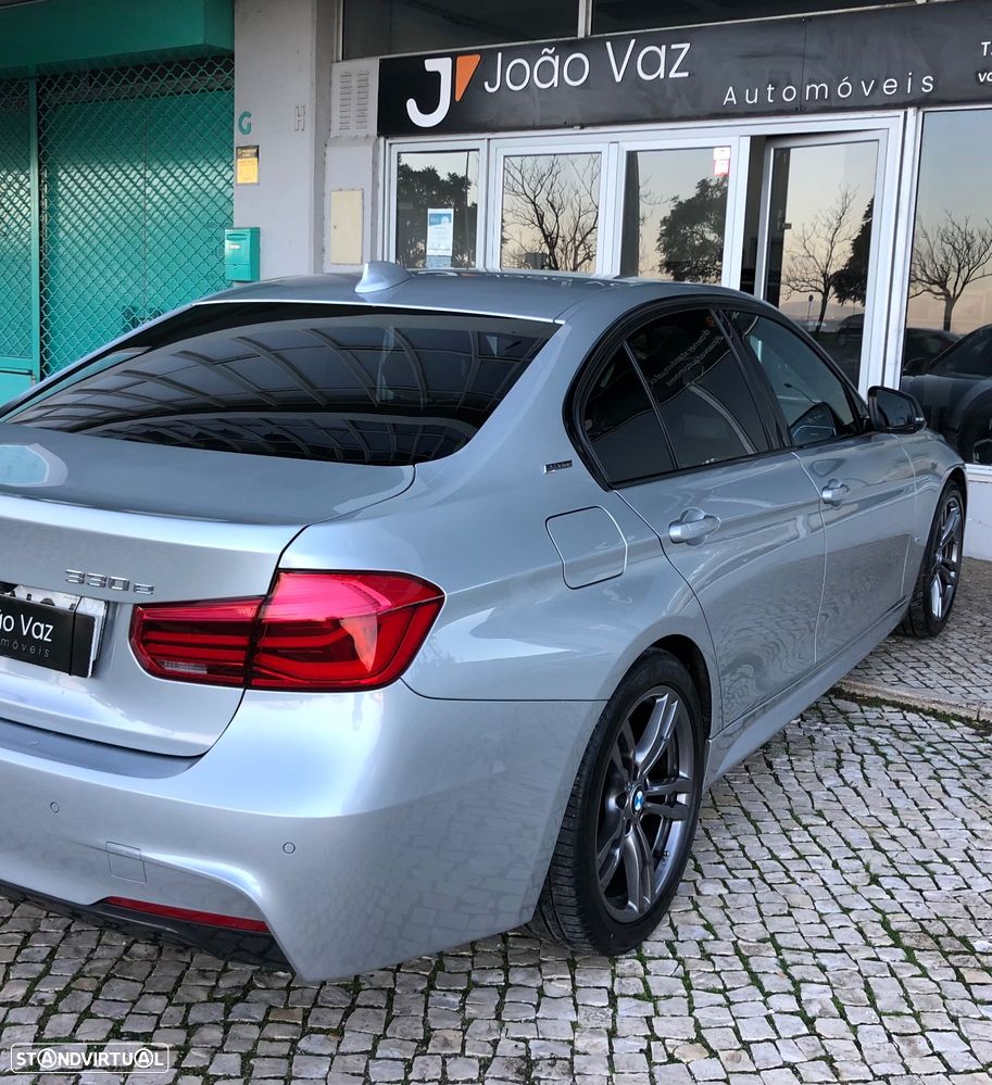 BMW 330 e iPerformance Pack M - 10