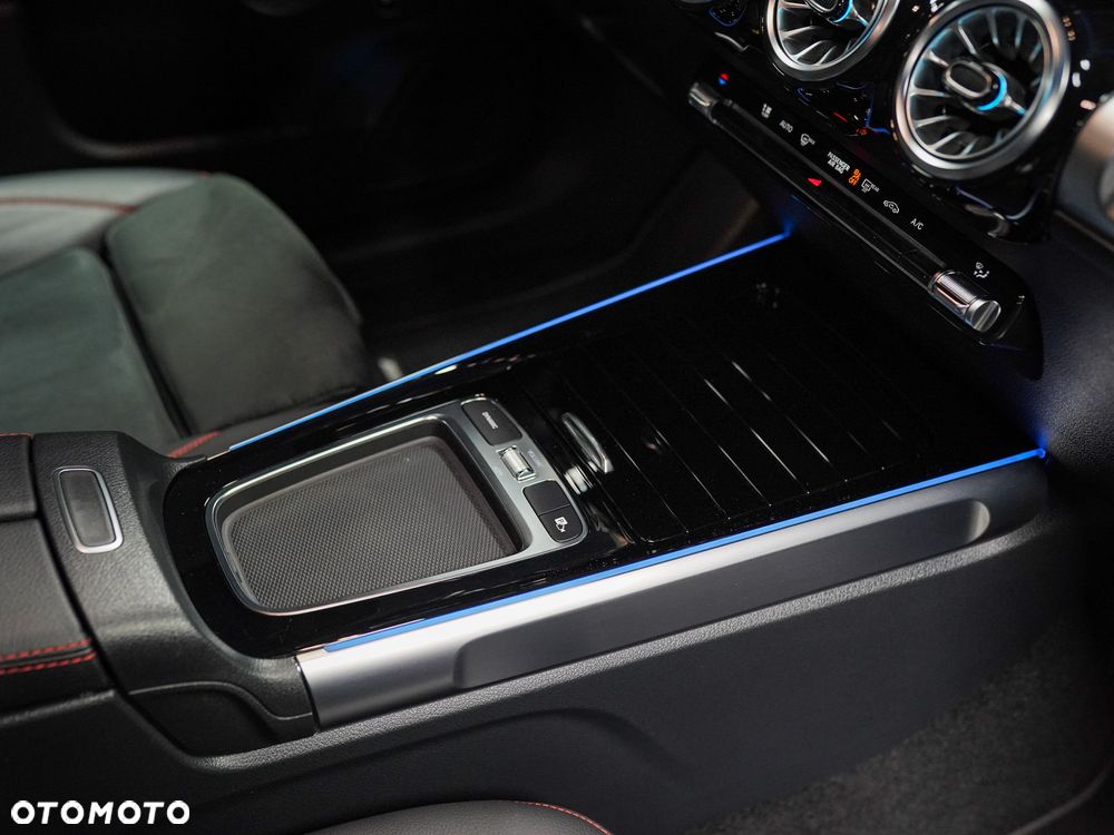 Mercedes-Benz GLB 200 AMG Line 7G-DCT - 13