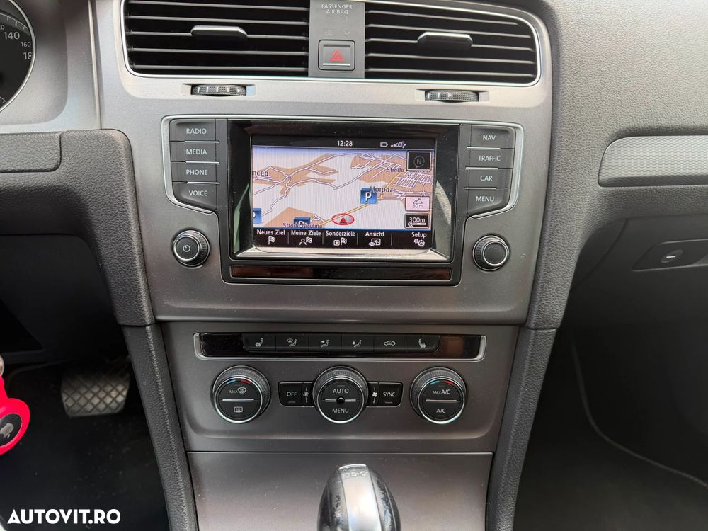 Volkswagen Golf - 6