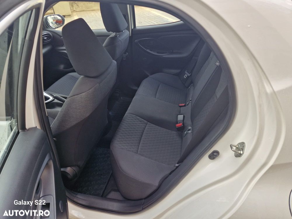 Toyota Yaris 1.5 MT Active - 19