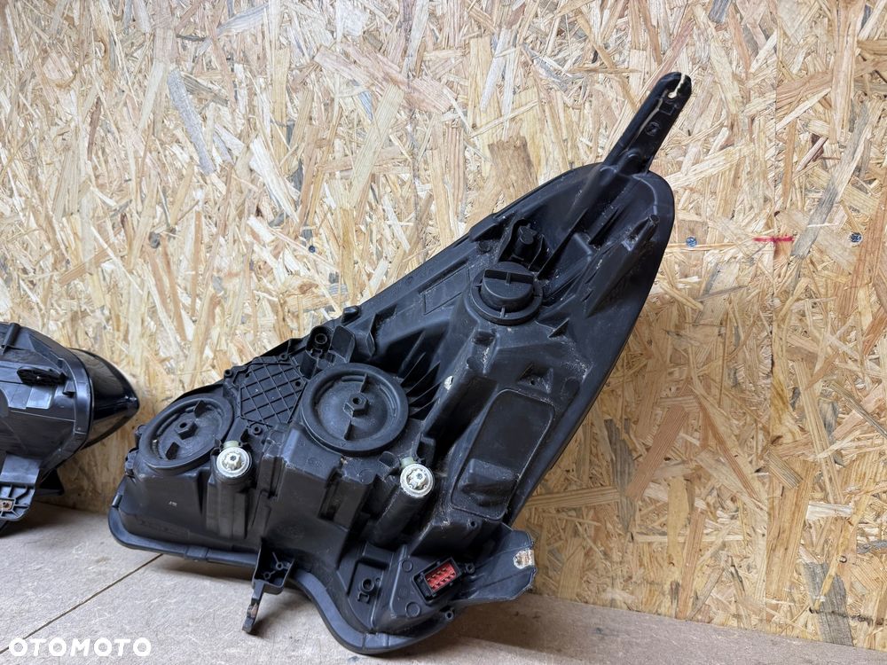 LAMPY LEWA PRAWA KOMPLET OPEL CORSA E ZWYKŁA H7 39108222 13381336 - 3