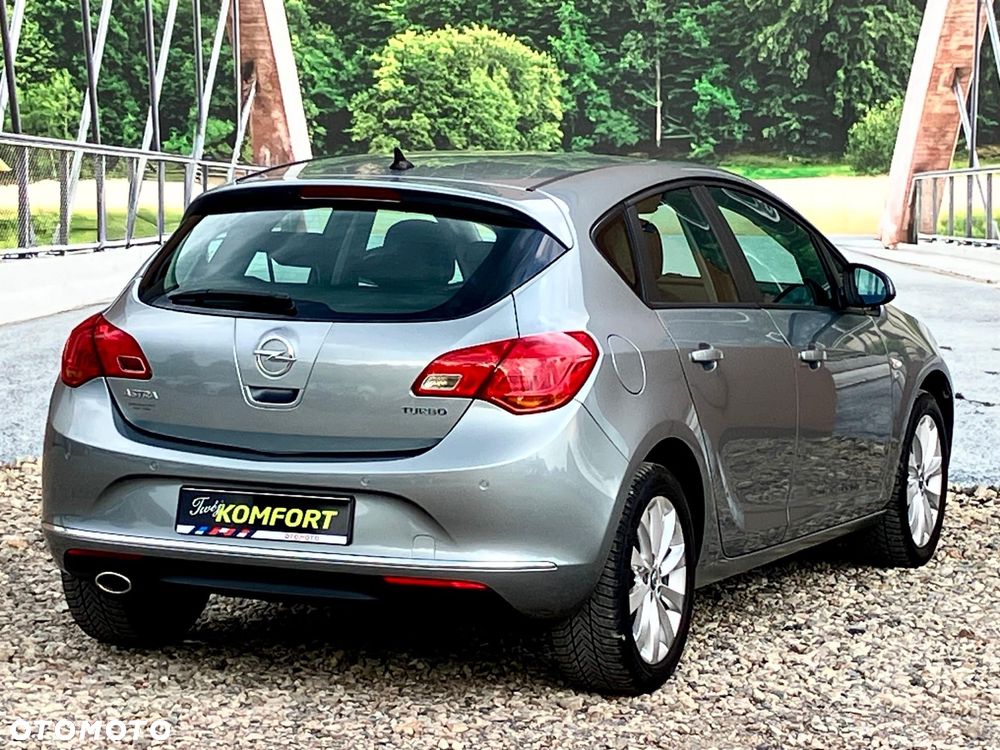 Opel Astra 1.6 Turbo 150 Jahre - 9