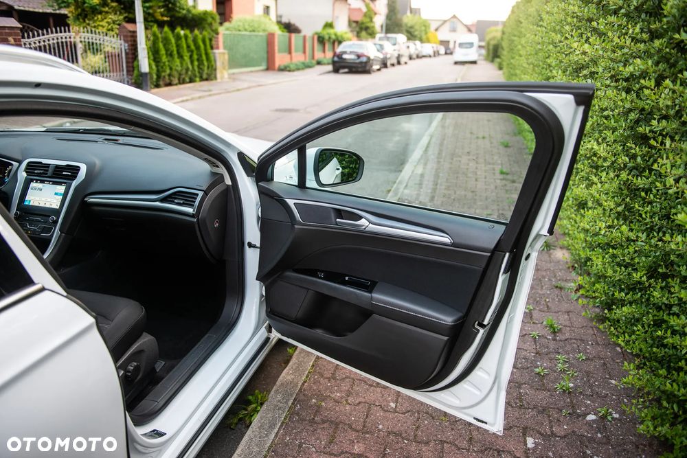 Ford Mondeo - 25
