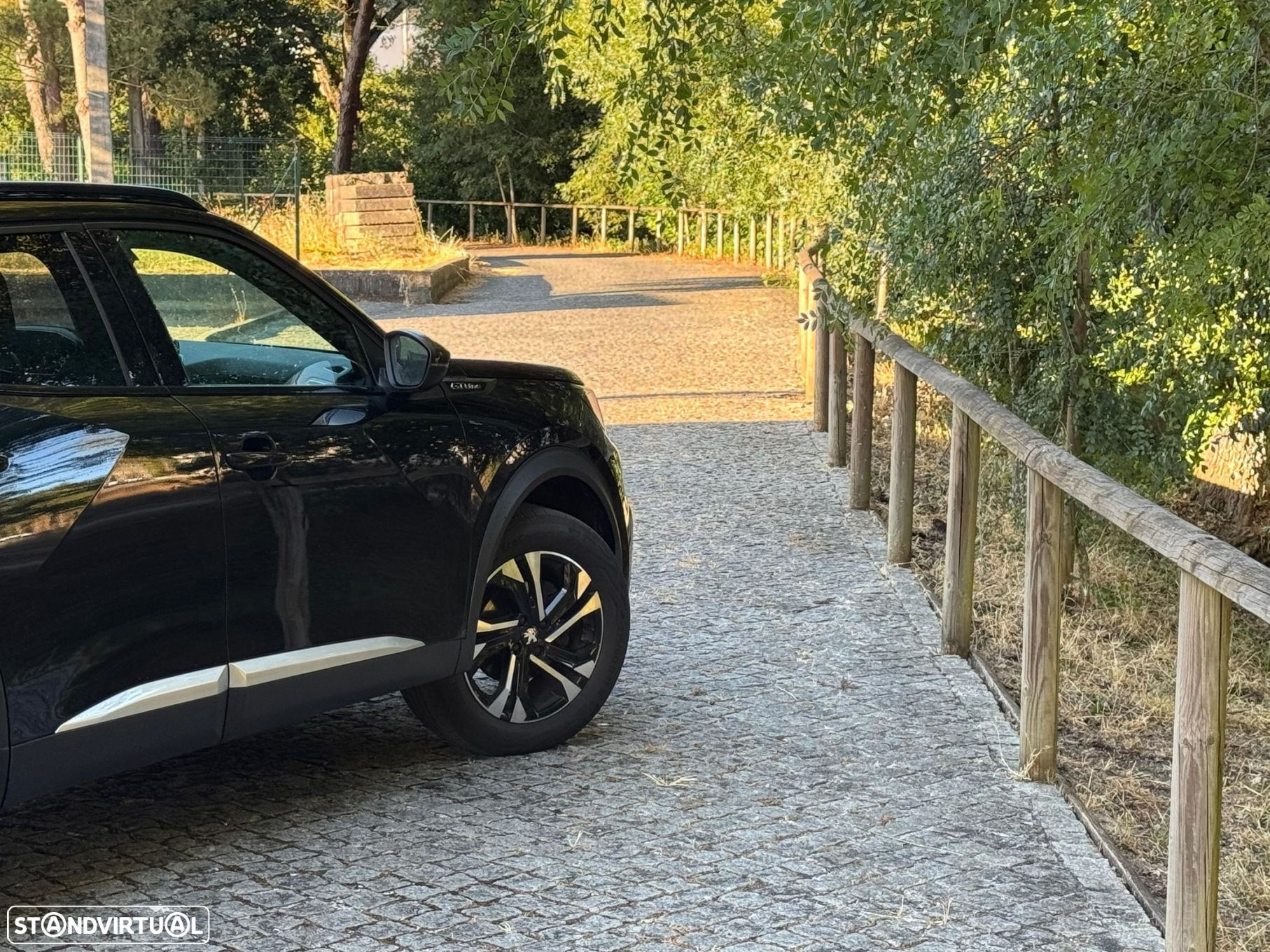 Peugeot 2008 1.2 PureTech GT Line - 9