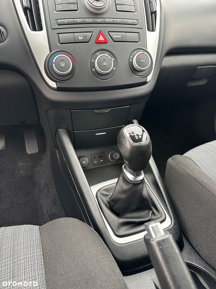 Kia Ceed 1.4 L Euro2012 - 30