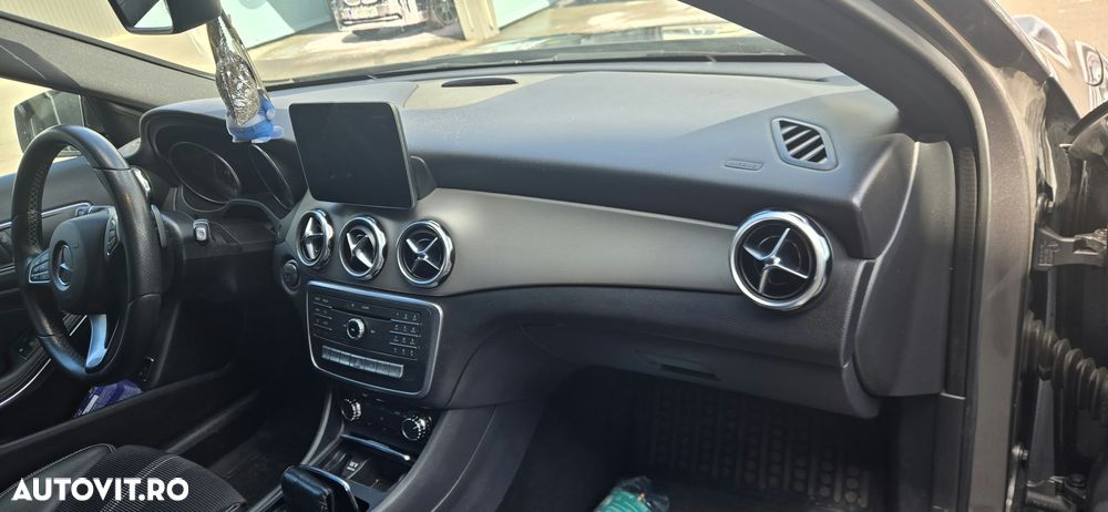 Mercedes-Benz GLA 220 d 7G-DCT - 9