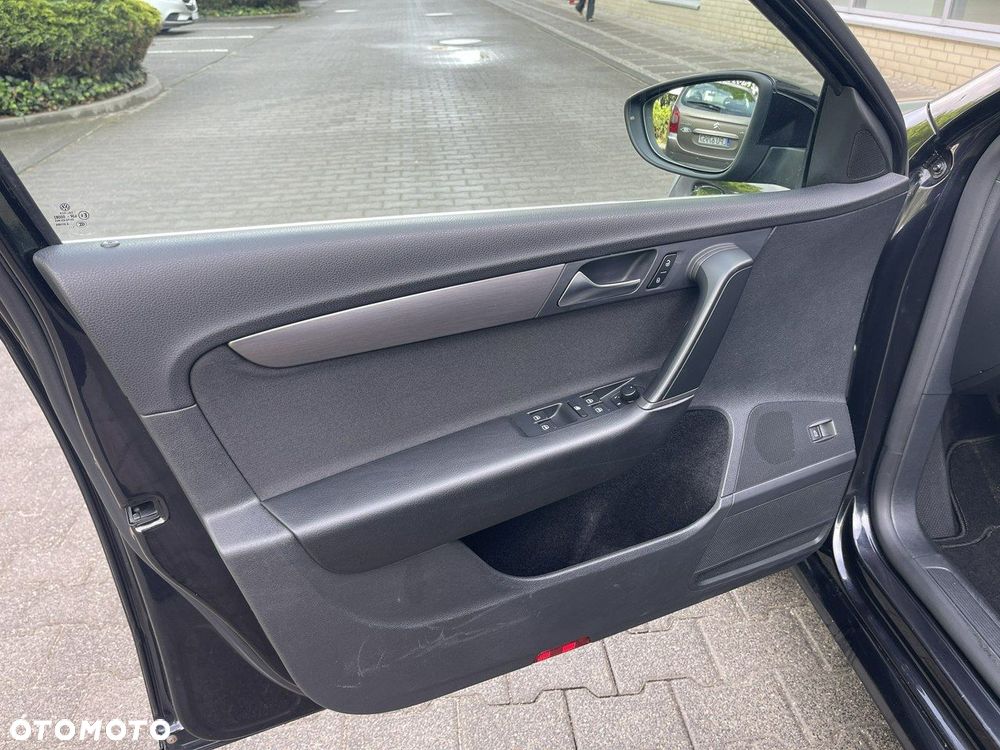 Volkswagen Passat - 17
