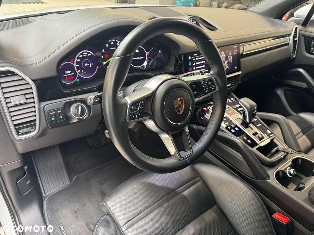 Porsche Cayenne - 14