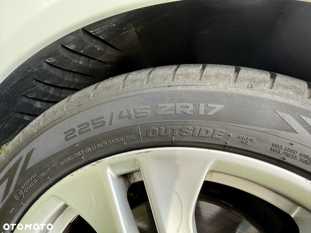 Mercedes-Benz Klasa C 180 CGI BlueEff Avantgarde - 25