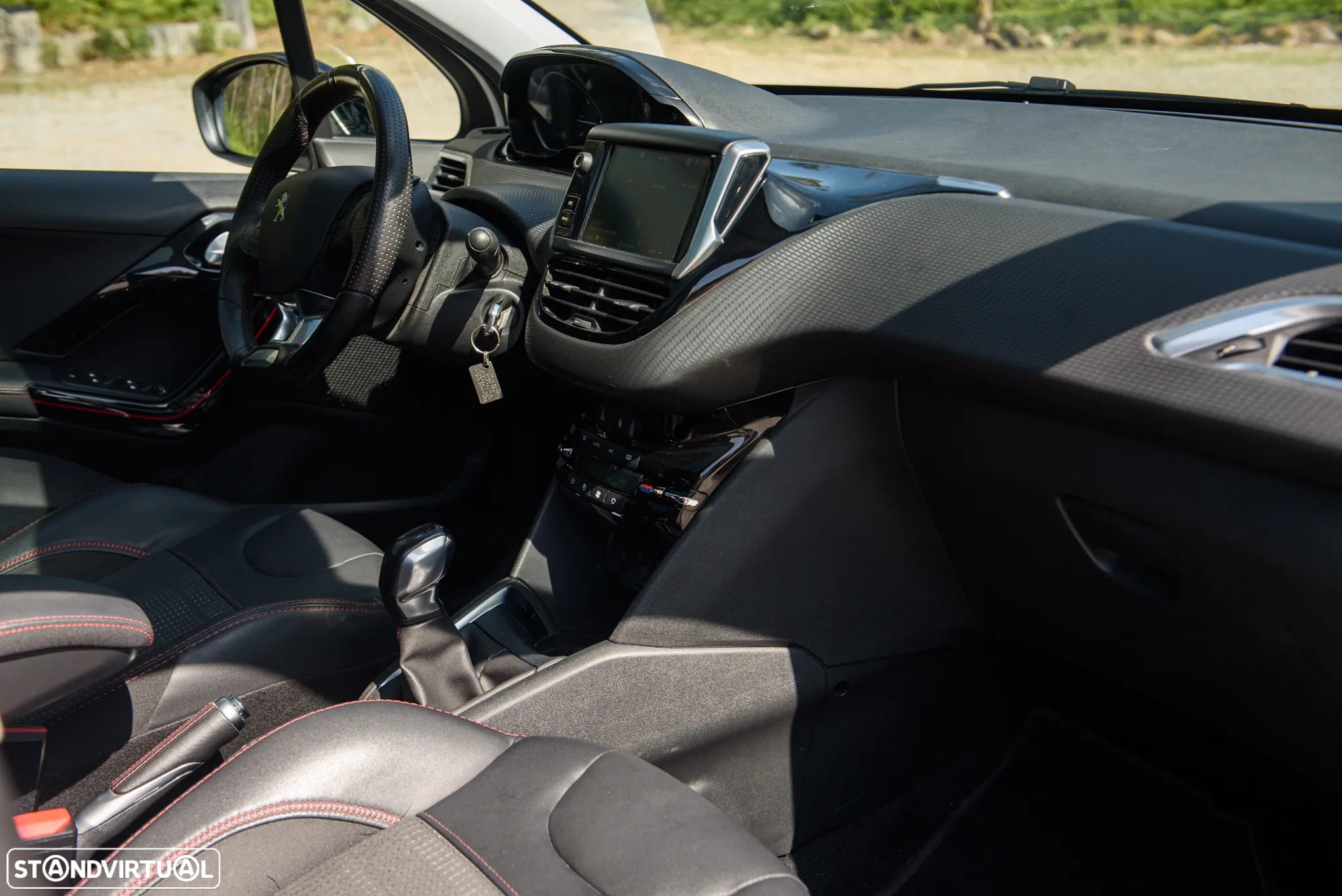 Peugeot 208 1.2 PureTech GT Line - 53