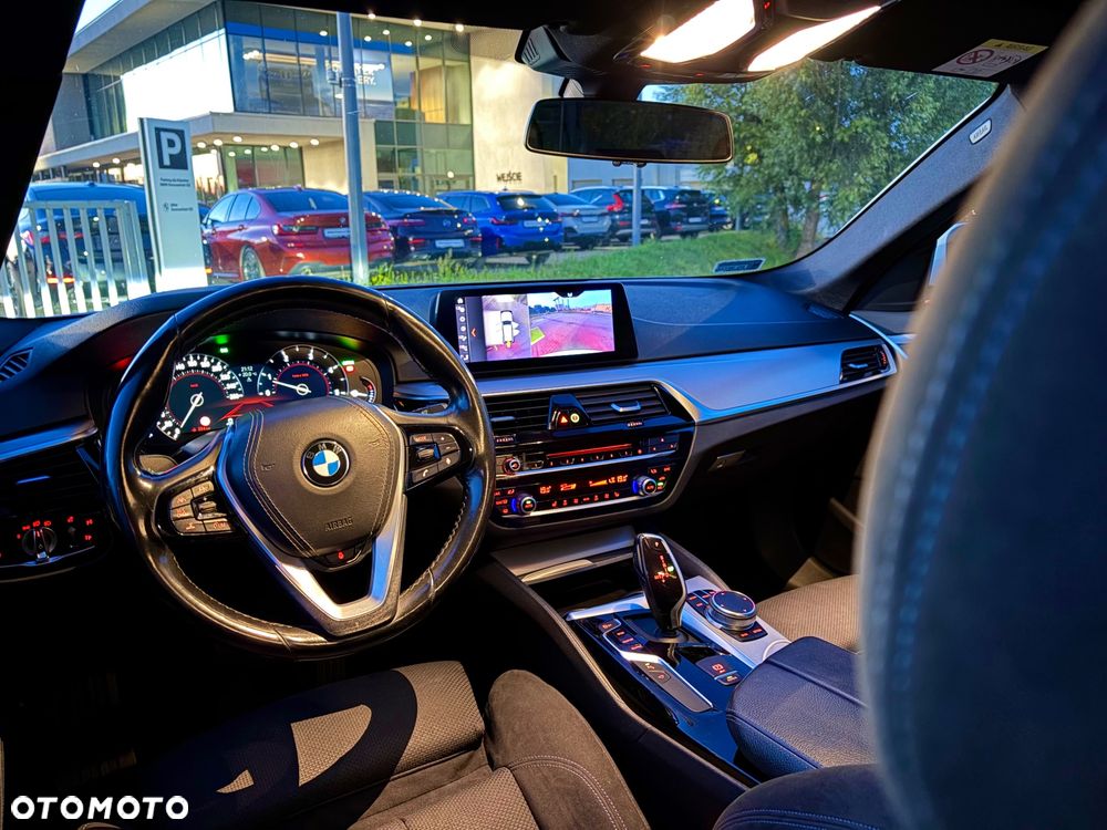 BMW Seria 5 520d M Sport Edition - 16