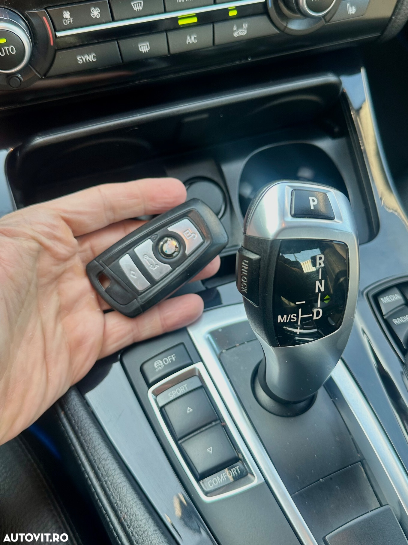 BMW Seria 5 525d xDrive AT - 9