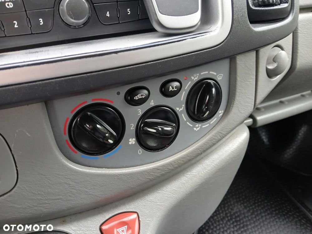 Renault TRAFIC - 14