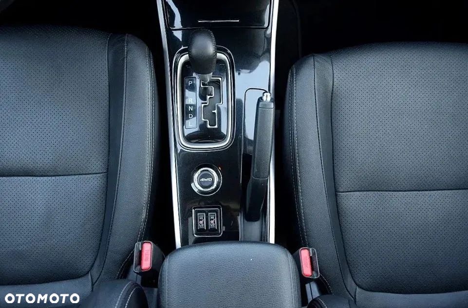 Mitsubishi Outlander 2.0 Instyle Navi 4WD CVT - 20