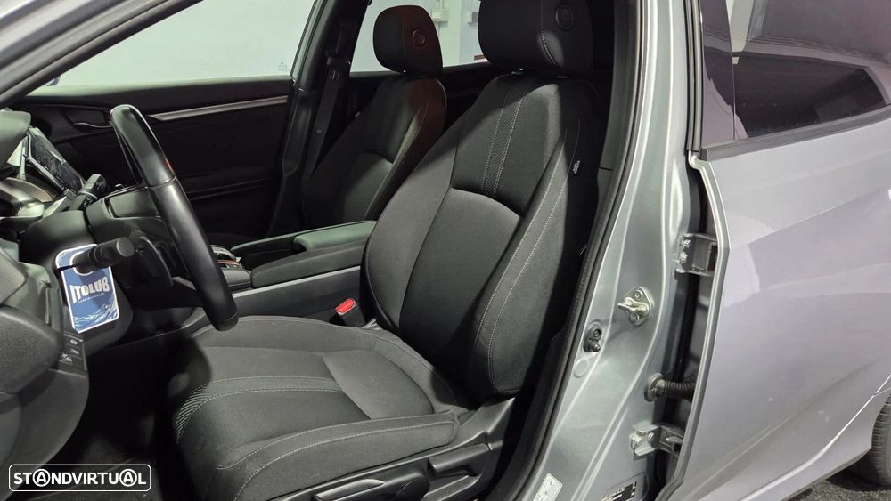 Honda Civic 1.0 i-VTEC Elegance Navi CVT - 12