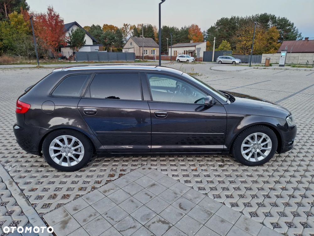 Audi A3 Sportback 2010 photo 2