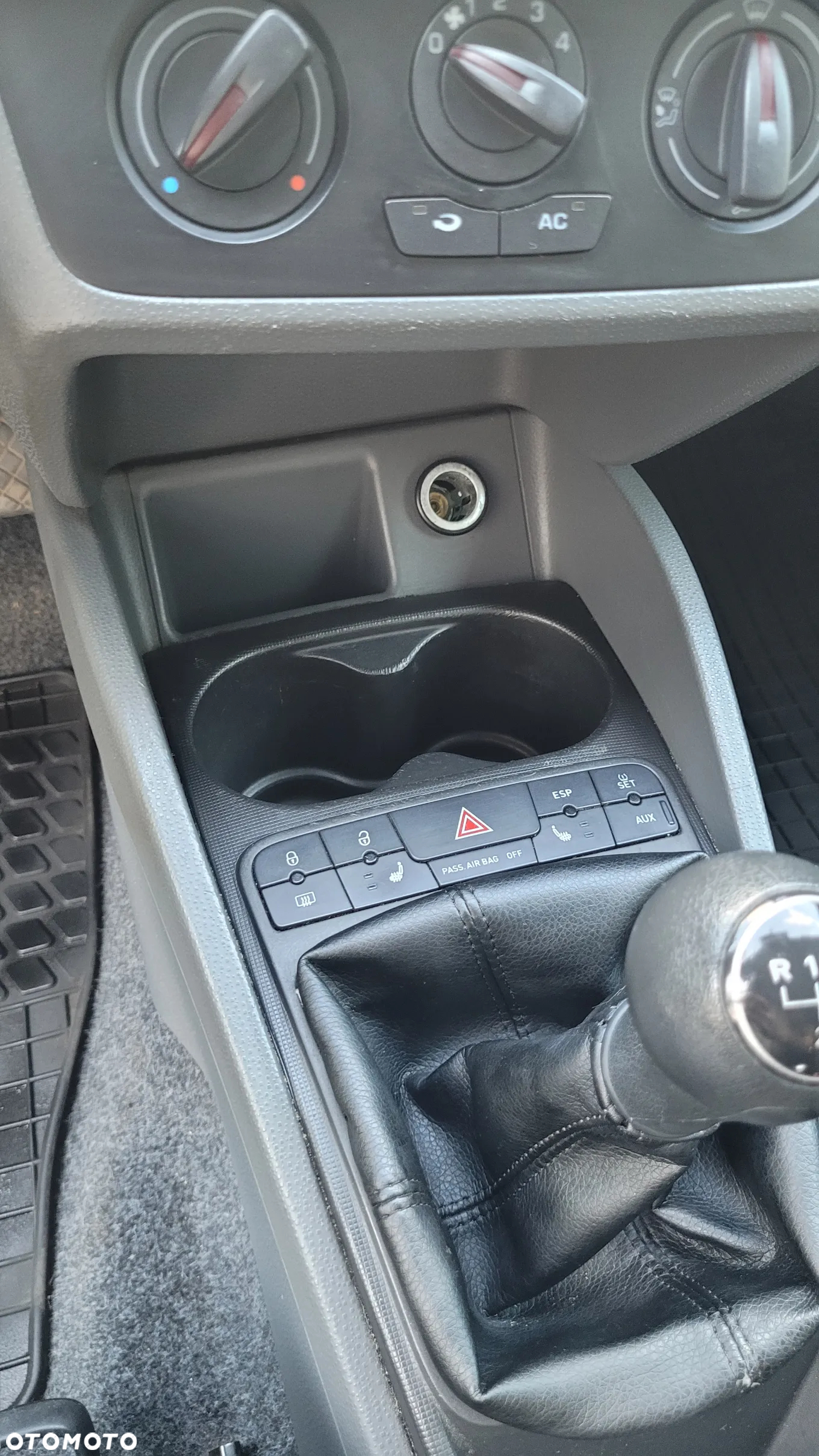 Seat Ibiza SC 1.4 16V Style - 12