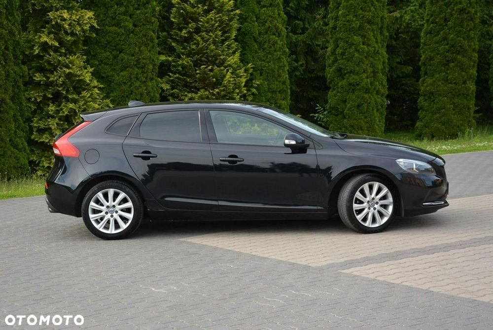 Volvo V40 T4 R-Design Momentum - 11