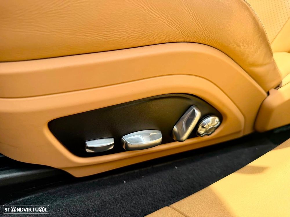 Porsche Panamera Sport Turismo 4 E-Hybrid - 13