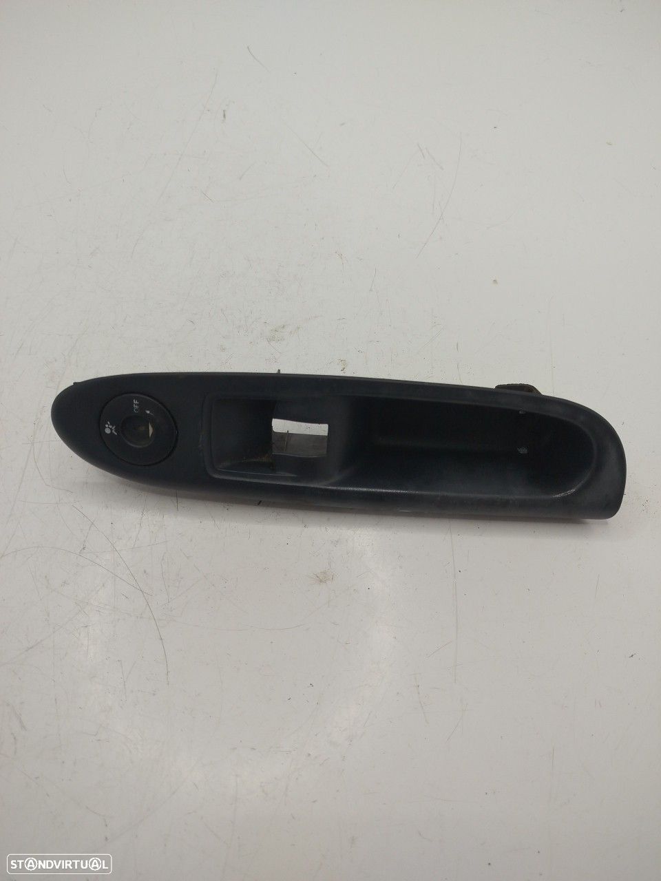 Botão Vidro Dto Renault Clio Ii (Bb0/1/2_, Cb0/1/2_) - 1