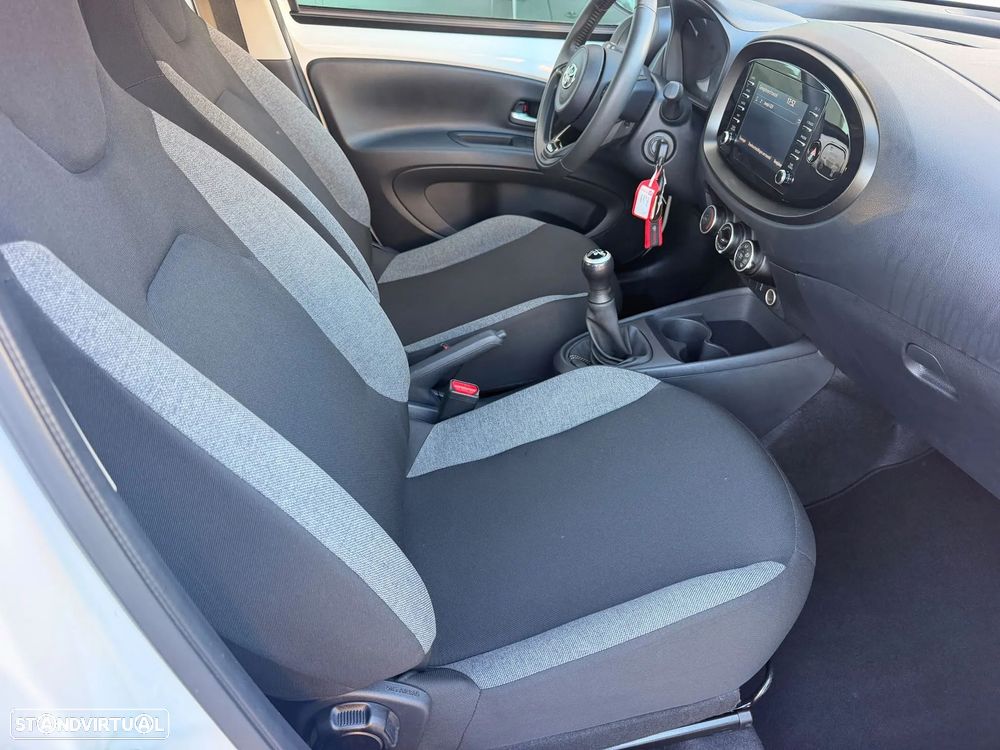Toyota Aygo x-play - 37