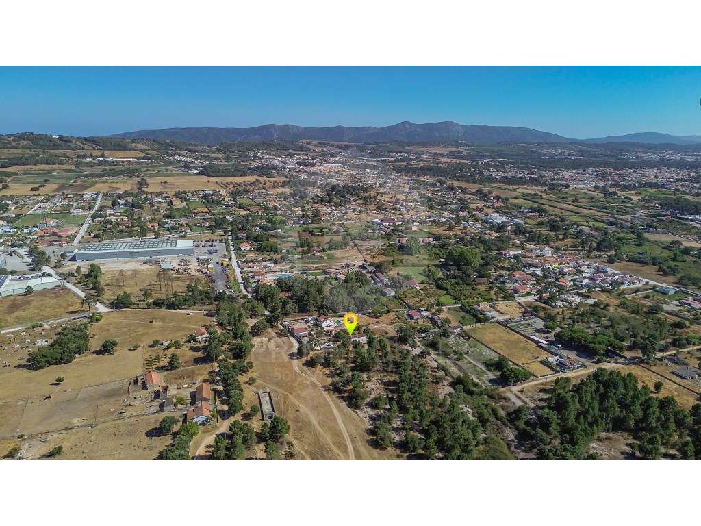 Moradia T2 com anexo inserida em 5000 m2 de terreno - Grande imagem: 4/60