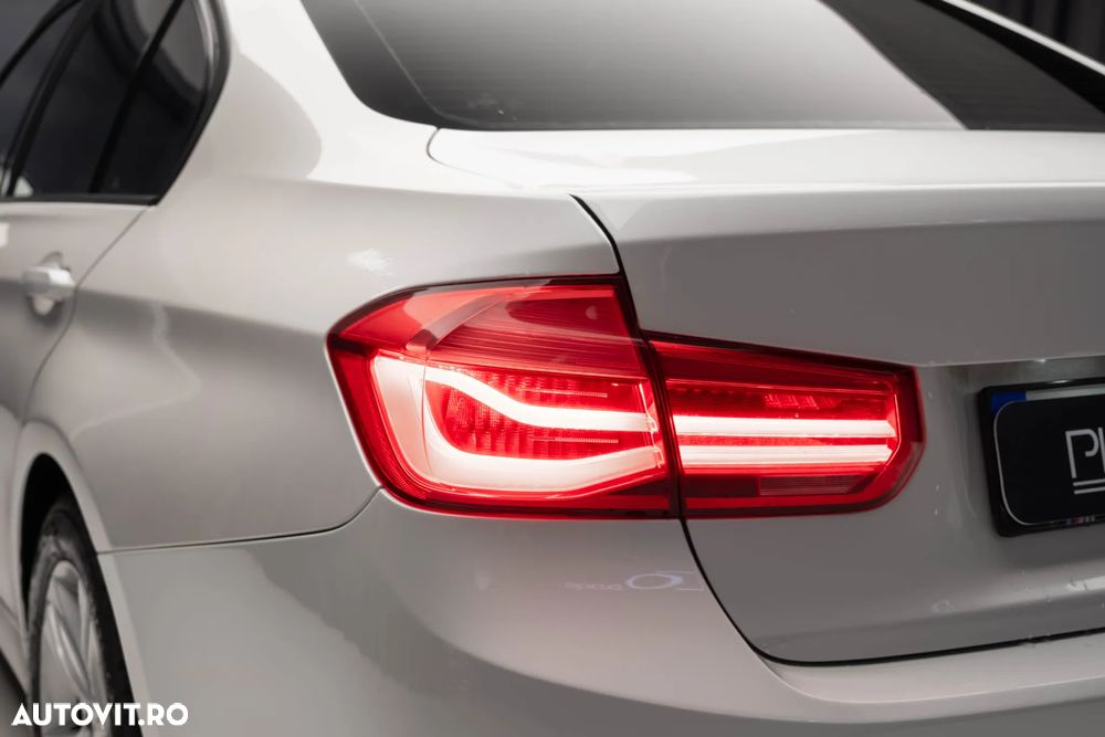 BMW Seria 3 318d Aut. Sport Line - 12