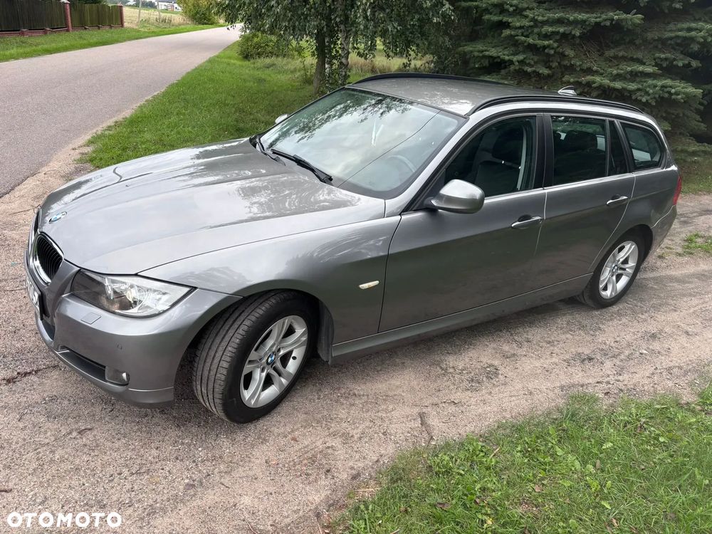 BMW Seria 3 318d DPF Touring - 17