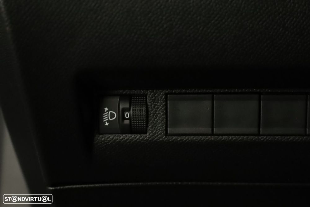 Peugeot 2008 1.2 PureTech Allure - 19