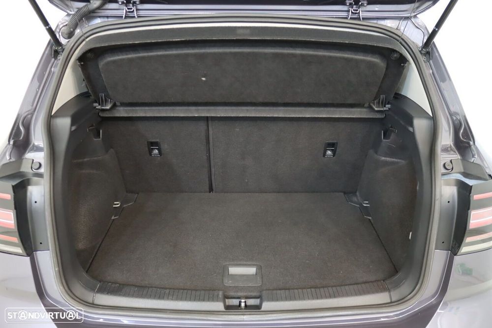 VW T-Cross 1.0 TSI Life - 32