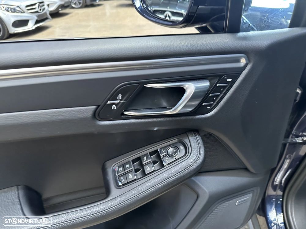 Porsche Macan T - 15