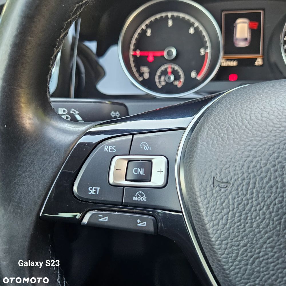 Volkswagen Golf - 30