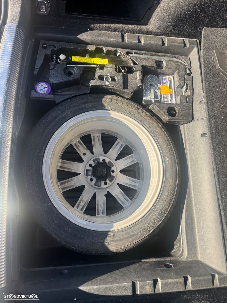 VW Passat Variant 2.0 TDI Highline - 16