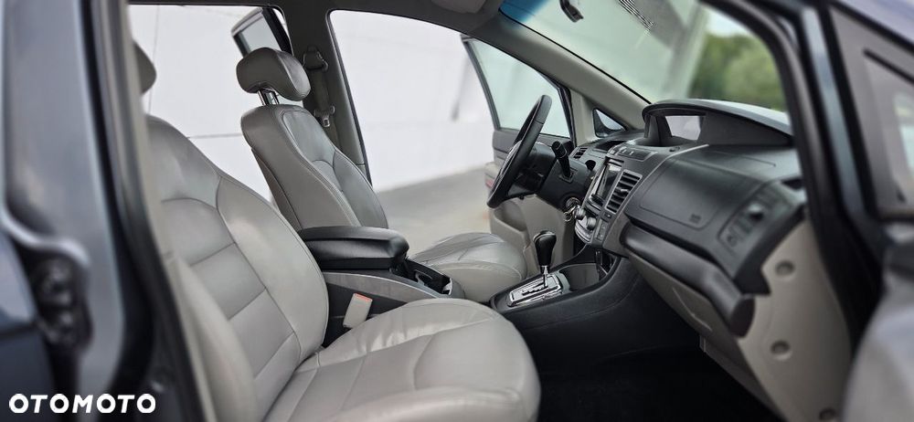 SsangYong/KGM Rodius 2.2 e-XDi220 Automatik 4WD Sapphire - 20
