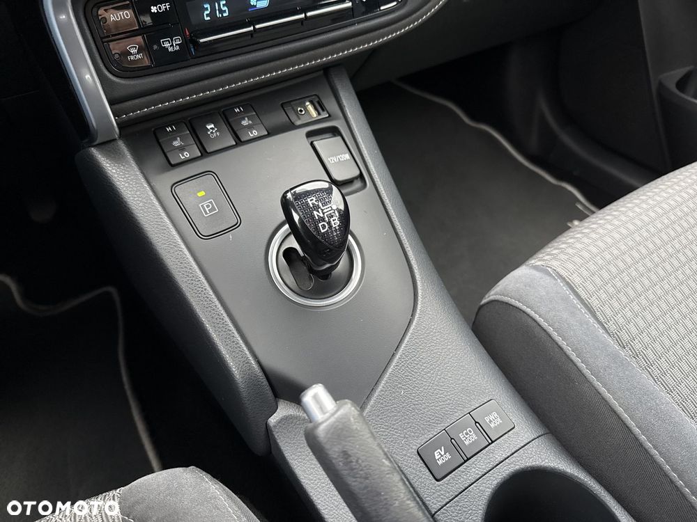 Toyota Auris Hybrid 135 Selection - 26