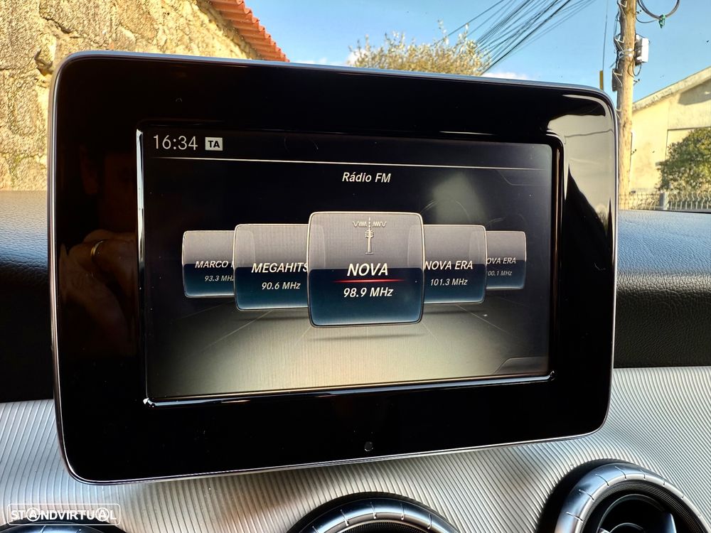 Mercedes-Benz CLA 180 d Shooting Brake - 16