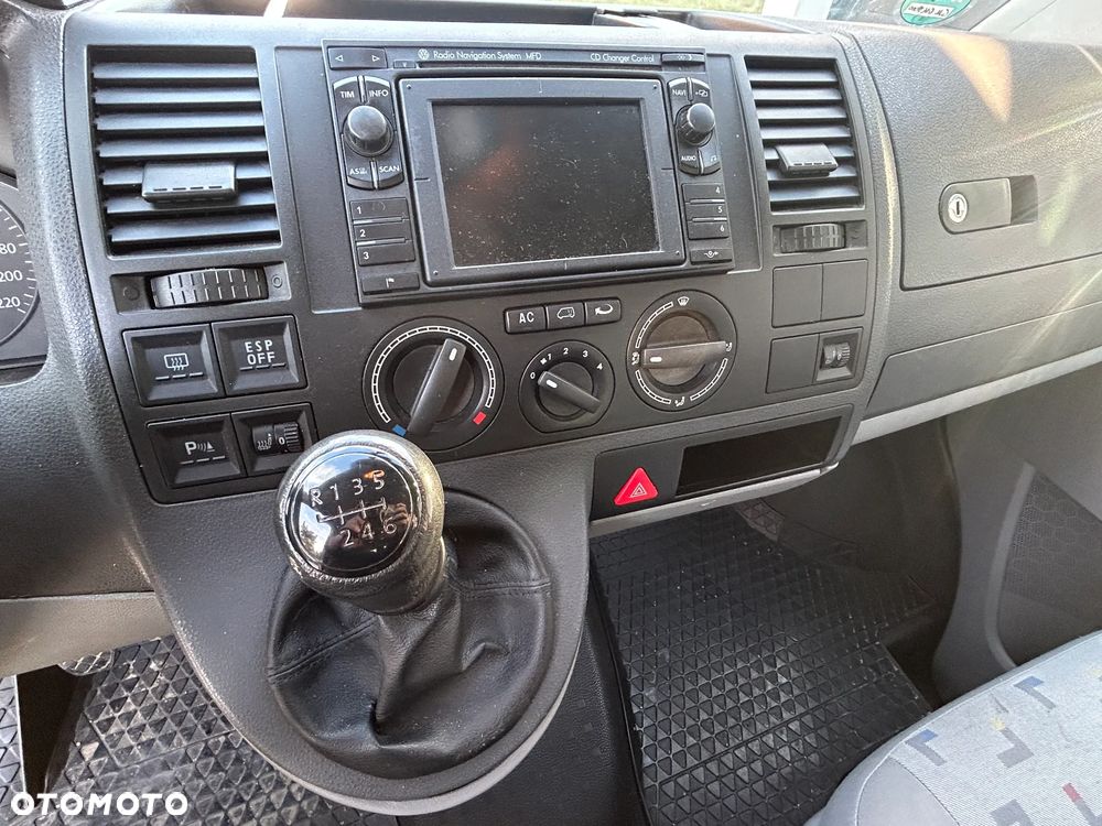 Volkswagen Caravelle - 20