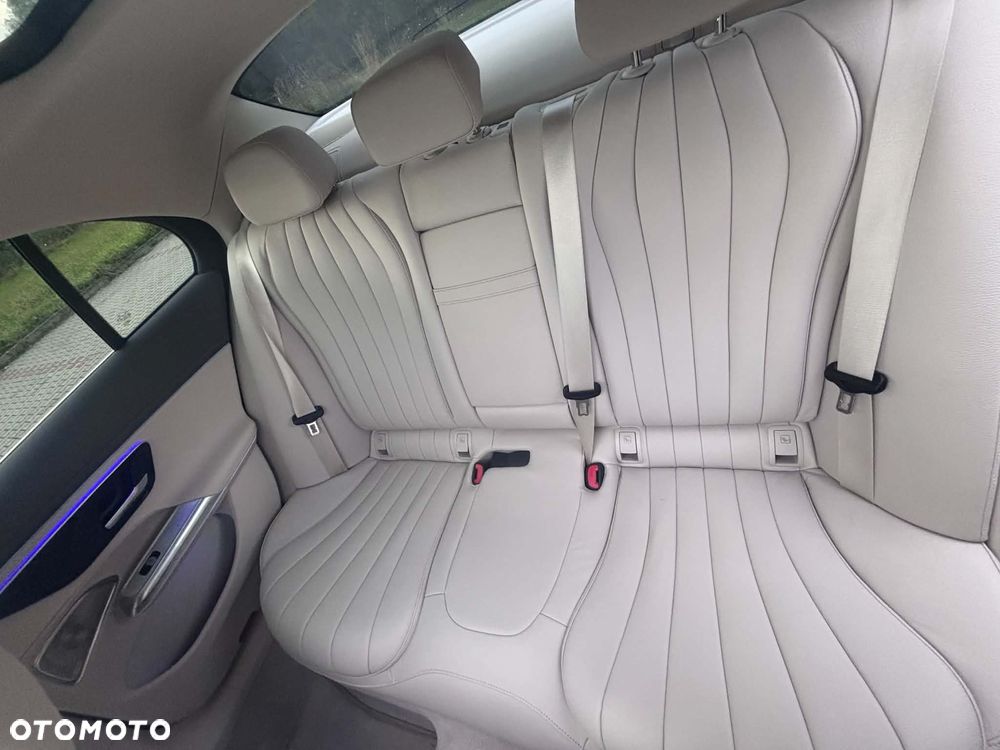 Mercedes-Benz Klasa E 400 PHEV 4-Matic Exclusive 9G-Tronic - 19
