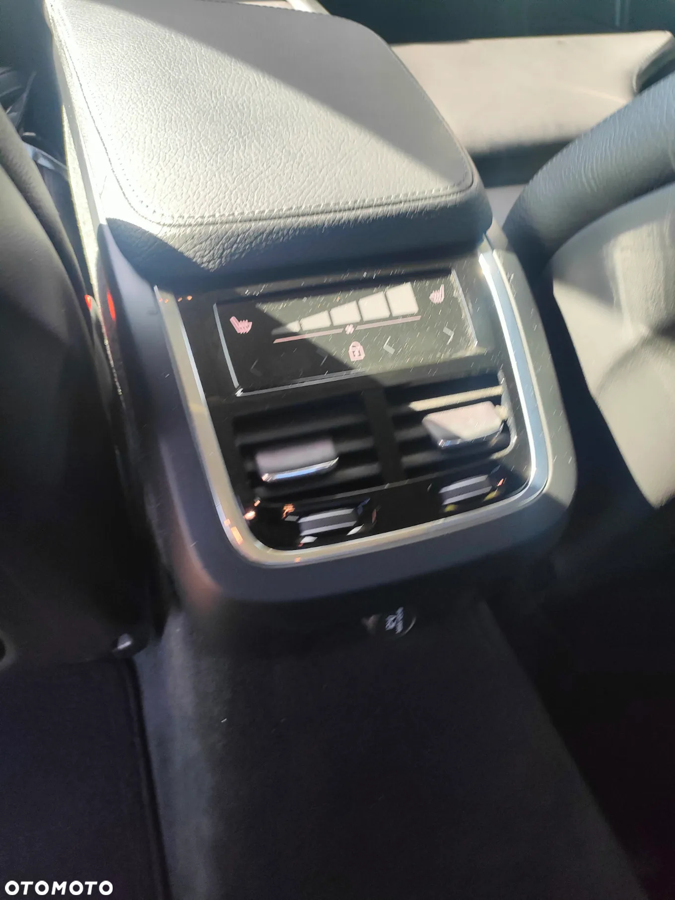 Volvo S90 D5 SCR AWD Momentum Pro - 4