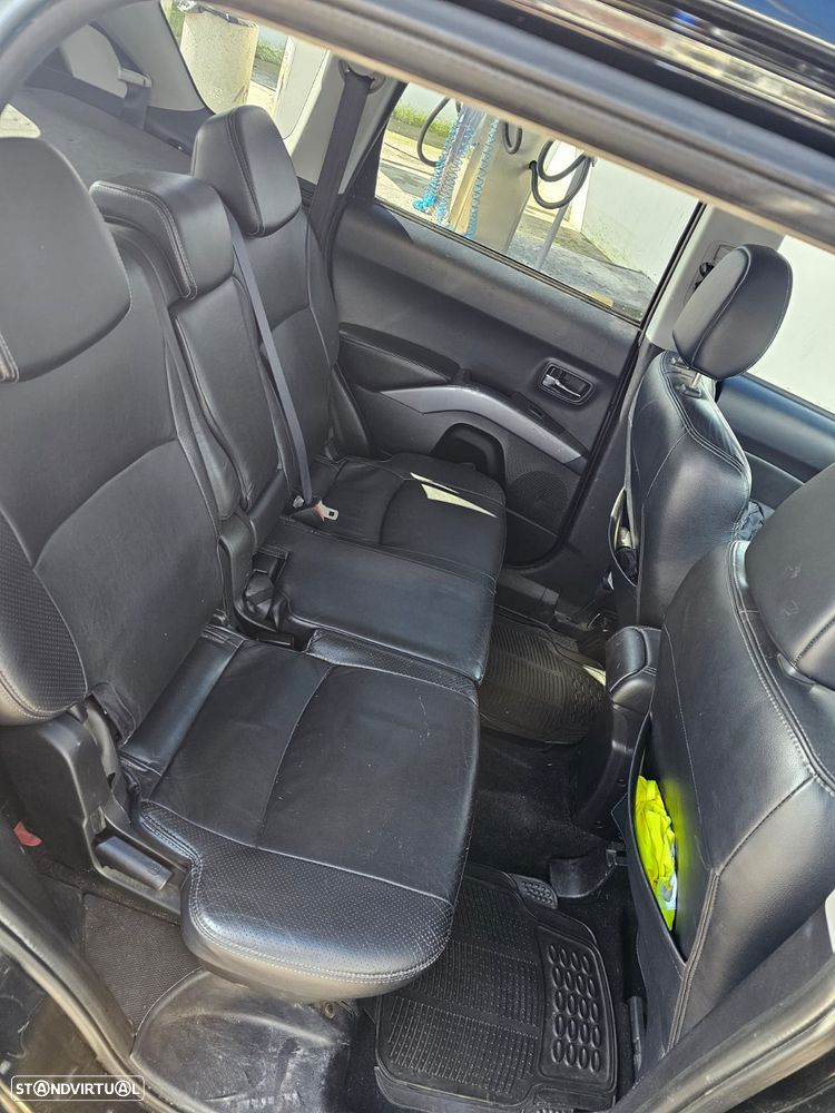 Mitsubishi Outlander 2.0 DI-D Instyle 4WD - 7