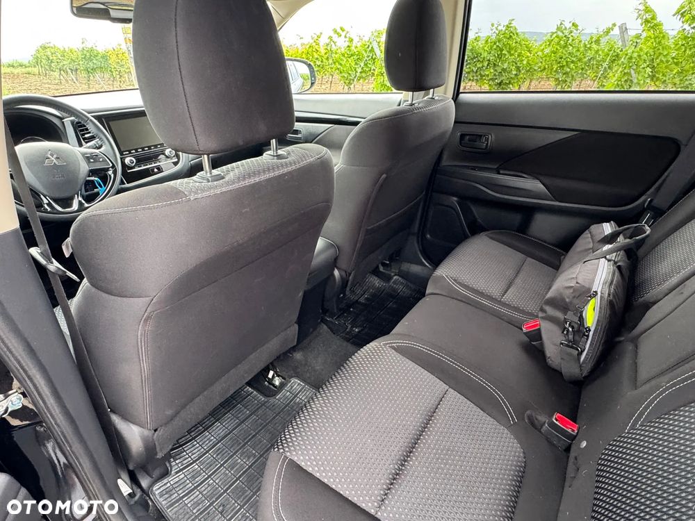 Mitsubishi Outlander 2.0 2WD Invite - 6