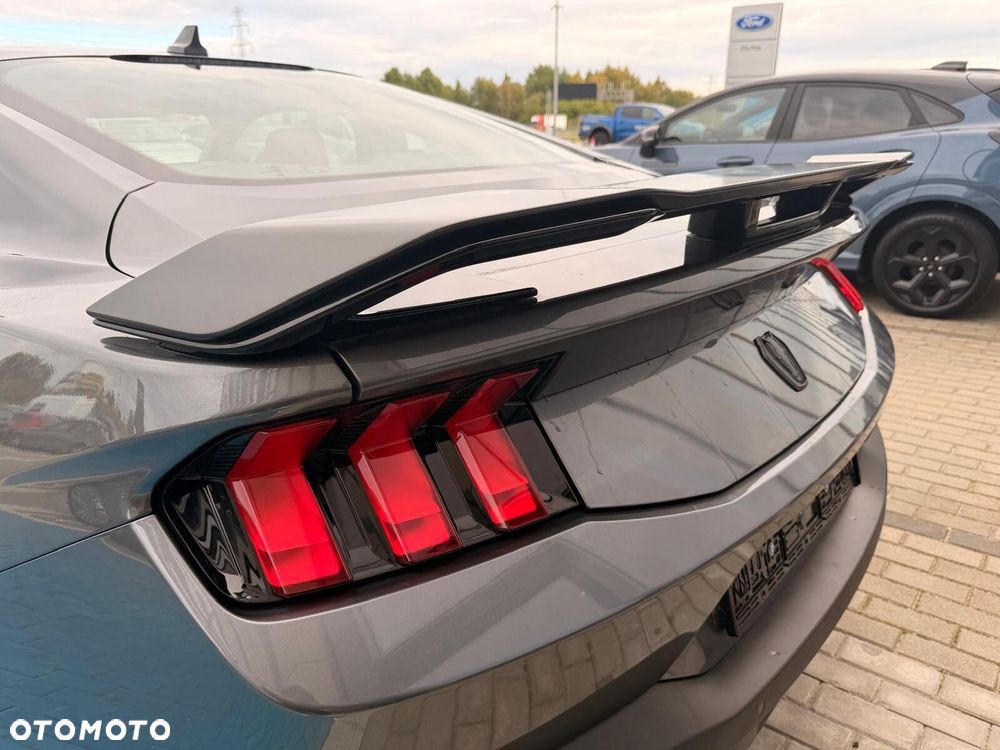 Ford Mustang - 35