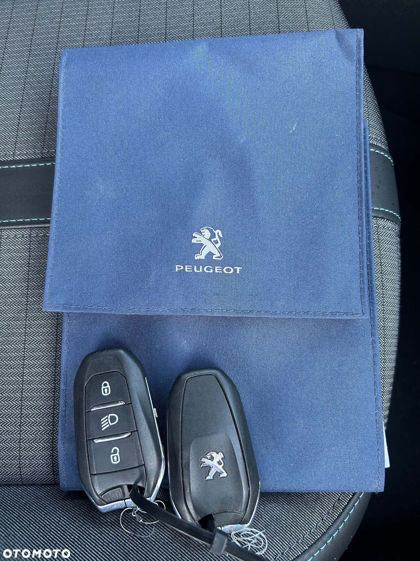 Peugeot 208 PureTech 100 Allure - 14