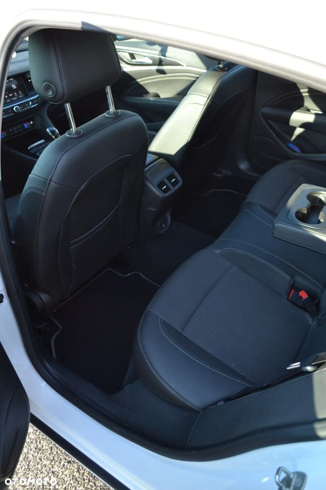 Opel Insignia 1.5 T Elite S&S Eco - 15