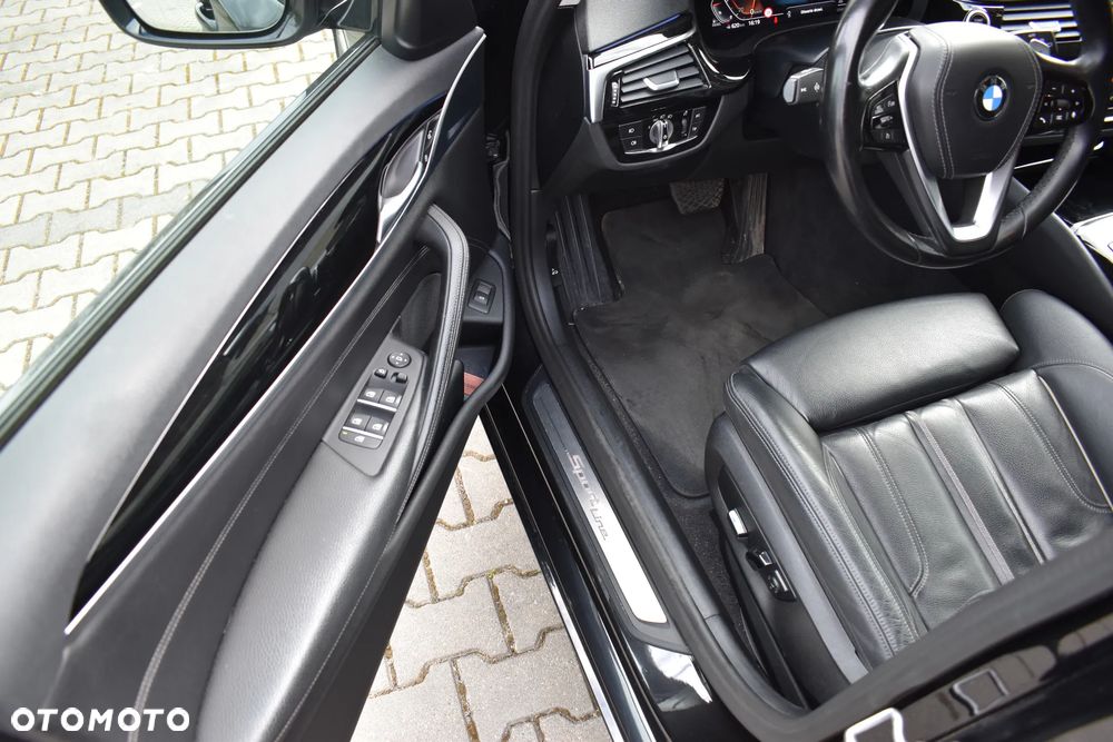 BMW Seria 5 518d Sport Line sport - 14
