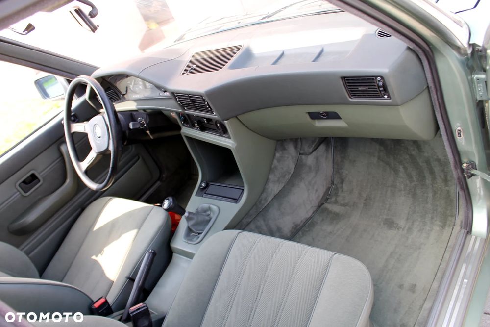 BMW Seria 5 525 e - 14