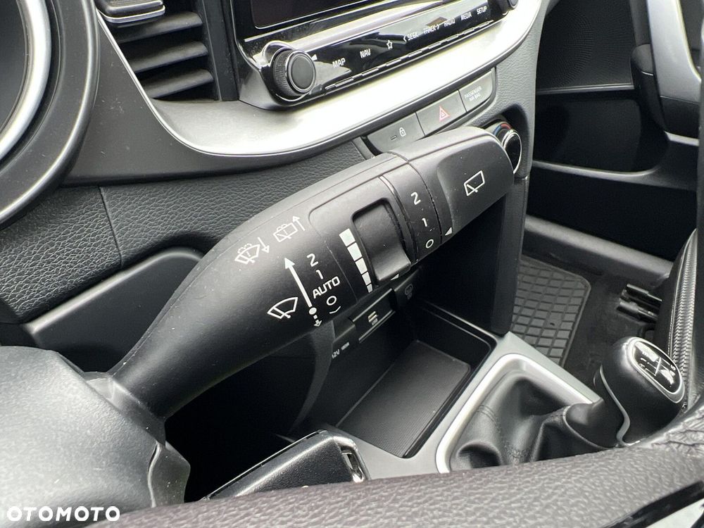 Kia Ceed - 12