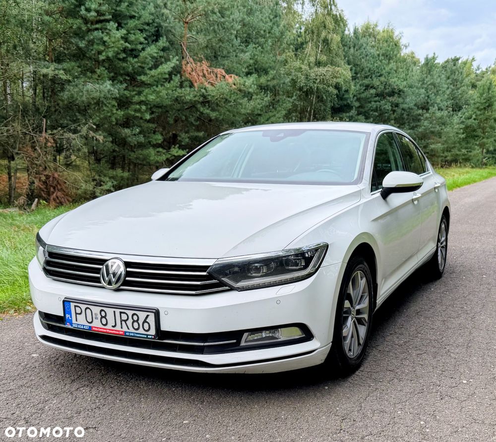Volkswagen Passat - 1