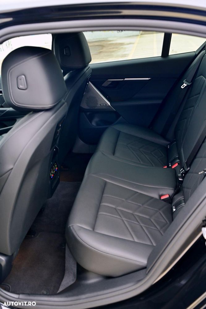 BMW Seria 5 520i AT MHEV - 22